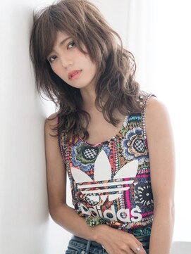 シンカ 五香(SHiNKA) ハイレイヤー×ウルフ☆しゃれ感ルーズなスパイシーセミロング