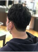 黒髪ツーブロ パーマショート