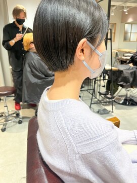 ラミエ バイ メルト 吉祥寺(lamie by melt) "久保田"マッシュショート刈り上げショート耳かけ顔まわり