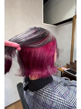 ビスイル 秋葉原店(Vis ill) インナーカラー/ピンク/透明感/透け感カラー/波巻き/ミニボブ