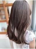 透明感とツヤが綺麗なショコラグレージュ