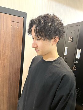 ギフト ヘアー サロン(gift hair salon) 【ツイストスパイラルパーマセンターパートメンズ】原口健伸