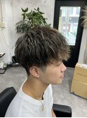 ツイストスパイラルパーマツイストパーマメンズパーマ刈り上げ