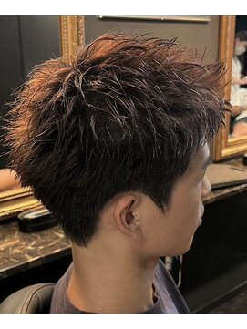 キングスマン トーキョー 国分寺(KINGSMAN TOKYO) アップバング/ツーブロック/スキンフェード[国分寺/国分寺駅]