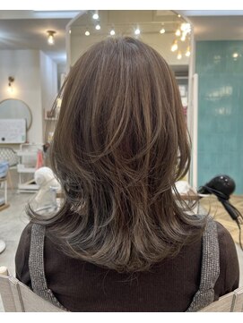 コンティロミー(CONTI ROMMY.) フェミニンロング◎オリーブグレー◎クラゲヘアーくびれウルフ◎