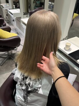 エミール 武蔵小杉店(eMir...) ミルクティーカラー