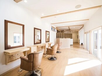 ヘアーリゾート ファースト HAIR RESORT Firstの写真/《駐車場あり》髪質改善で、もっと自分の髪が好きになる☆丁寧に寄り添うカウンセリングが魅力のサロン♪