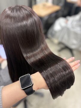 アリュウル 表参道(ALLURE) ウォームブラウン/ミディアムレイヤーカット