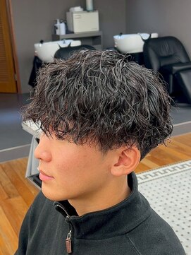 ザデイトウキョウ 表参道 青山(THE DAY TOKYO) 表参道駅MEN’S/ニュアンスパーマ/刈り上げセンターパート