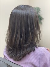 【1//jourだけのこだわり】白髪染めでも妥協しない、明るさと透明感あふれる上品カラー