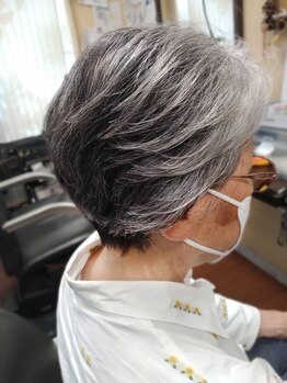 アプリコット美容室の写真/小顔に見えるショートカットで魅力を引き出し、お手入れが楽になるヘアスタイルをご提案します★