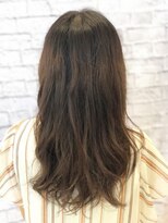 ミーティア バイ クアトロ(Meteor By QUATRO) ゆるふわパーマスタイル