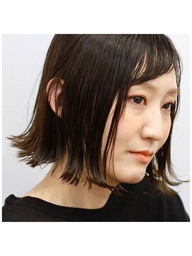 キャンバス(Canvas) アシンメトリー風斜めバングの大人ボブ