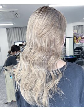 ロビィ 浦添店(LOBY) ホワイトベージュ