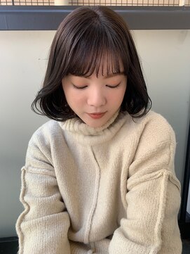 ウユ(uyu) 暗髪ボブ