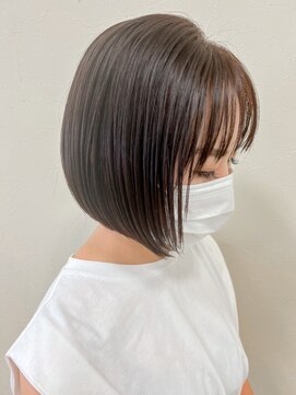 アンノウン(UNKNOWN) ミニボブ×イヤリングカラー