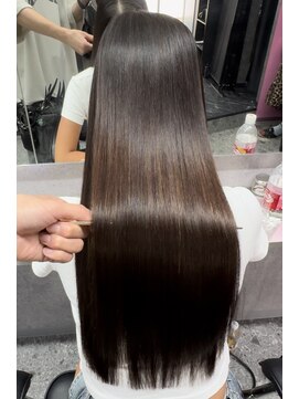 スライバイリアオオサカ(Sly By Ria OSAKA) 髪質改善/縮毛矯正/酸性ストレート【大阪】【梅田】