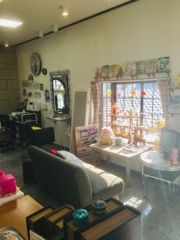 ヘアーアンドメイクステラの写真/大型店が苦手な方にも◎貸し切りサロンなので、他のお客様と一緒になる事なくリラックスして過ごせます。