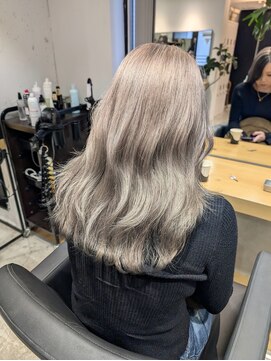 エイト 藤沢店(EIGHT fujisawa) ホワイトミルクティー【藤沢/レイヤーカット】