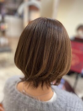 クレマチス(Clematis) 大人の外ハネヘア