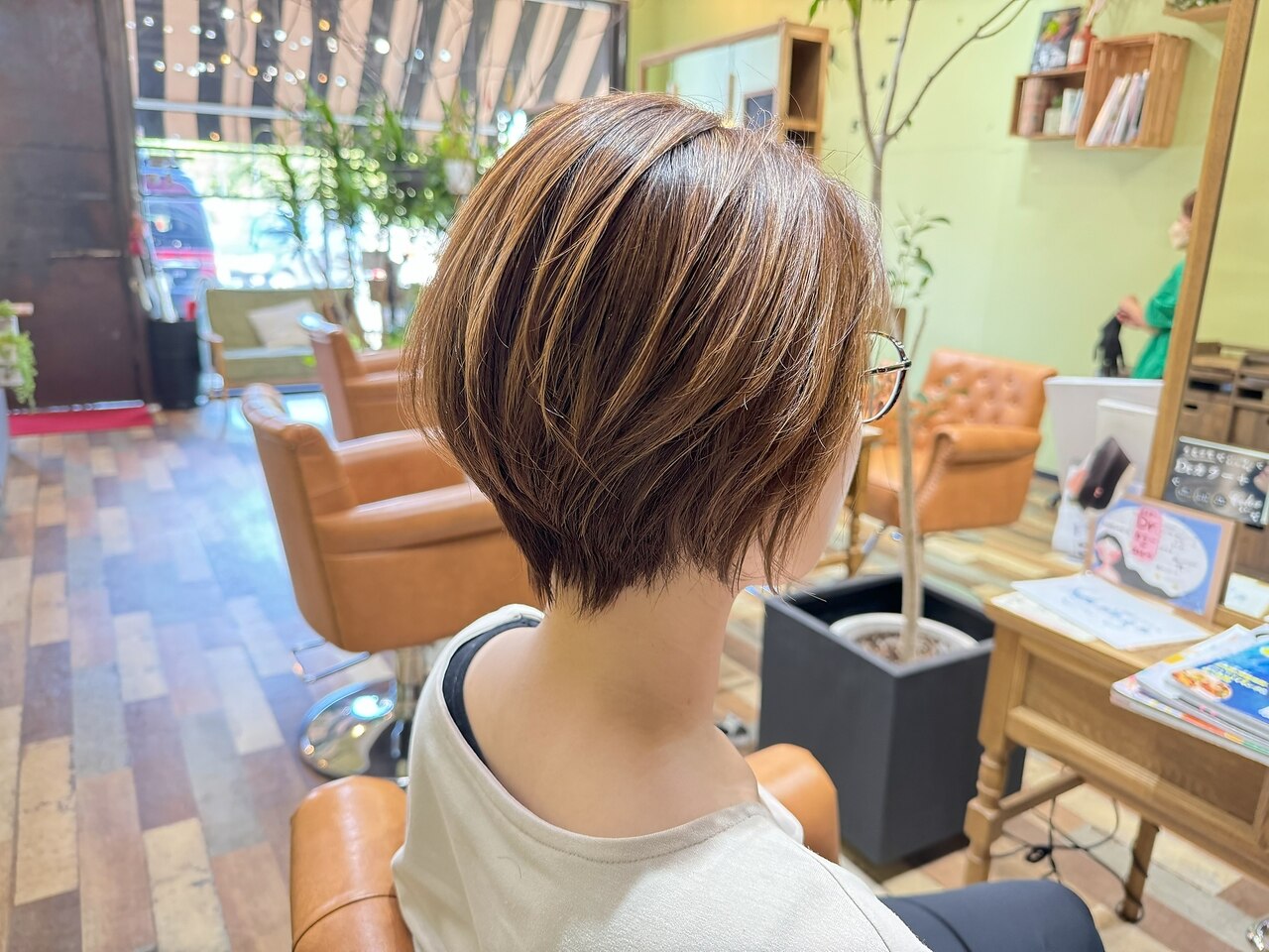 プチヘッドスパ＋カット＋艶髪トリートメント　￥6050