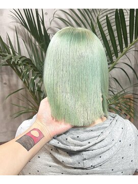 ペールグリーン