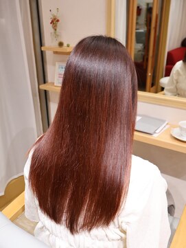 ワンアンドオンリー(One And Only) イヤリングカラー暖色系カラーこなれヘア美シルエット