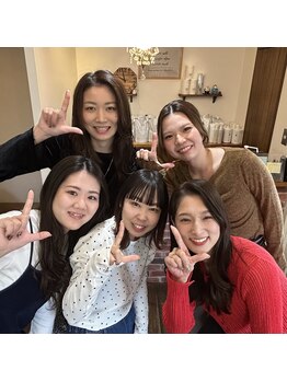 ル コワン ククー(Le coin coucou)の写真/【木の温もりを感じるアンティーク調のサロン】丁寧なカウンセリングで女性ならではのお悩みご相談下さい！