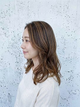 ブロッサム 東中野店 ◎白髪ぼかしハイライト×艶髪ブラウンロング
