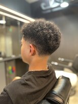 フランクスバーバー アンド ビアークラブ(FRANK'S BARBER and BEER CLUB)&nbsp;テーパーフェードカーリースタイルF