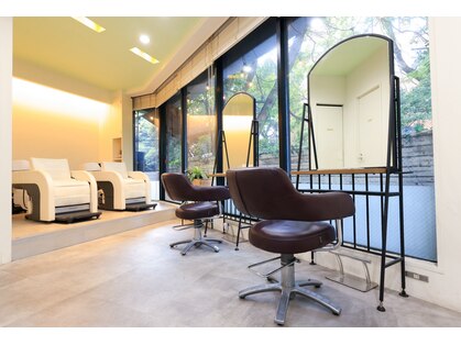 ジラ ヘアアンドメイク(girra HAIR&MAKE)の写真