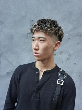 メンズグルーミングナンバーナイン(MEN'S GROOMING NUMBER NINE) 姫路フェードカット/スペインカール/【早田隼哉】