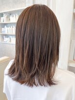 キャアリー(Caary) 福山美容室Caaryミディアムレイヤー外ハネ20代30代40代
