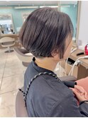 リュクスカラーの刈り上げショートボブ