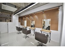 富士見ビル3階の大人女性サロン【藤沢/藤沢駅/脱白髪染め】