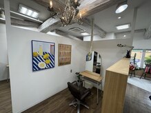 おしゃれな店内で笑顔の素敵なスタッフがお待ちしています