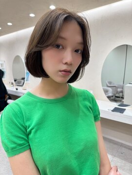 透明感ラベンダーアッシュボブ 大人可愛いベージュレイヤーロブ