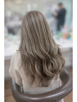 キャパ(CAPA) ハイライト×ベージュカラー(茅ヶ崎/20代/韓国ヘア/ブリーチ)