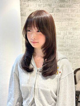 リン(Lin) レイヤーカット×まろやかベージュ