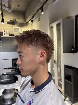 フランクスバーバーザスタンド(Frank’s barber the stand) 波巻きツイストスパイラル/リバースセンターパート/飯田橋/I