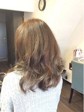 ヘアーズミンク ハグラザキ(Hairs mink Hagurazaki) ベージュ系カラー