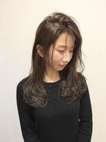 ナナバイロッカ(nana by rocca)&nbsp;レイヤースタイルのかきあげ前髪で無造作カールを