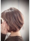 30代40代白髪ぼかしハイライト大人かわいいショートボブ202412