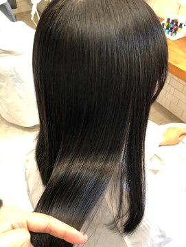 エン(en) 《YUI》うる艶！！！柔らか縮毛矯正