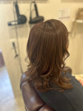 レーヴ(REVE) ふんわり軽さが可愛いミディアムレイヤー