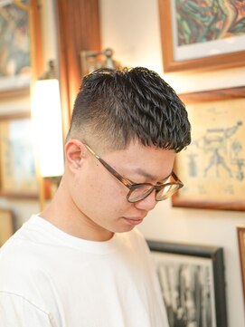 バーバーショップ ダリー(BARBERSHOP DALIE) アイロンパーマ濡れパンクロップスタイル