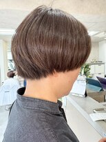 ホワイトストーン WHITE STONE クラゲヘアー首元すっきり丸みショートボブ