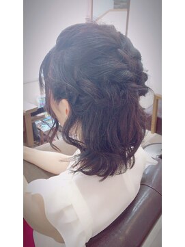 アートアンドヘアーデザイン ダイアリー(Art Hair design Diary) 【Diary】外ハネ波ウェーブハーフアップ