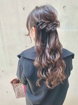 ディア(.eer) ねじり編み込み × ハーフアップ // ロングアレンジ