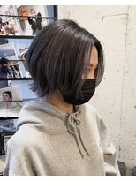 ペネロープ(Penelope)&nbsp;ショートボブレイヤー/外ハネ/ブルーグレー